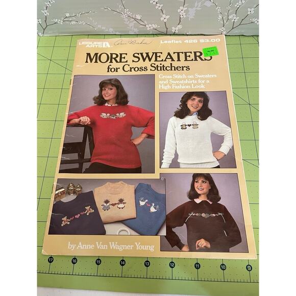 Cross Stitch Leaflet Lot Of 3 Dimensions & Leisure Arts More Sweaters Cow Belles - Picture 5 of 10